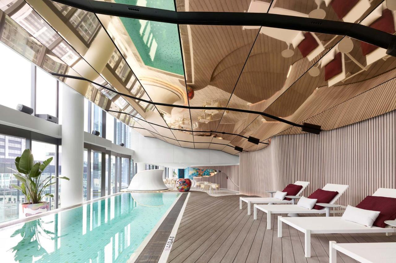 W Melbourne Hotel Ngoại thất bức ảnh The pool at the 2017-opened One Central Park