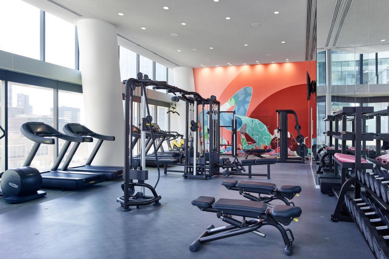 W Melbourne Hotel Ngoại thất bức ảnh The gym at the hotel
