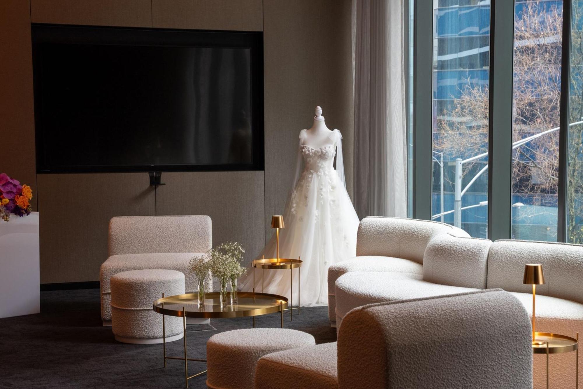 W Melbourne Hotel Ngoại thất bức ảnh The Bridal Suite